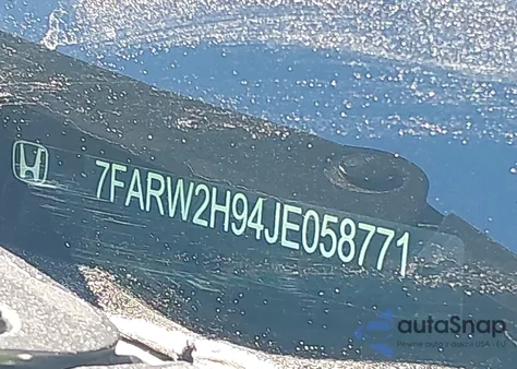 2018 Honda Cr-V Touring z USA, uszkodzony, nr VIN 7FARW2H94JE058771